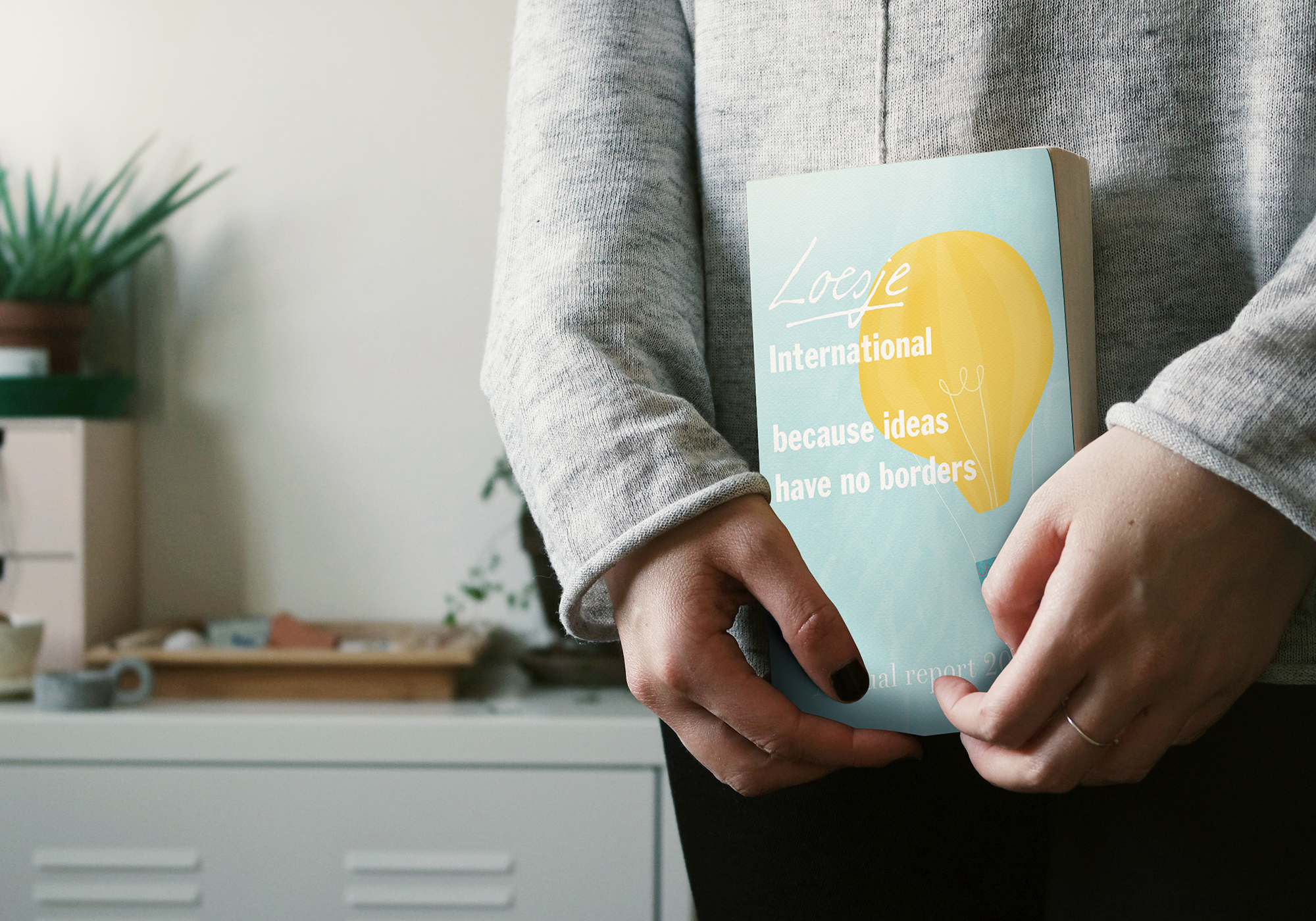 COVER OF THE ANNUAL RAPORT FOR LOESJE